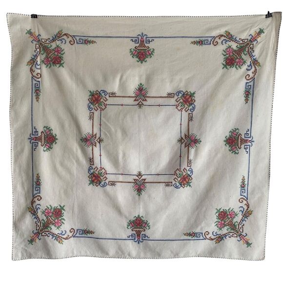 Hand Embroidered Cross Stitch Floral Tablecloth Square Table Topper 31 x 33.5 - Picture 1 of 4